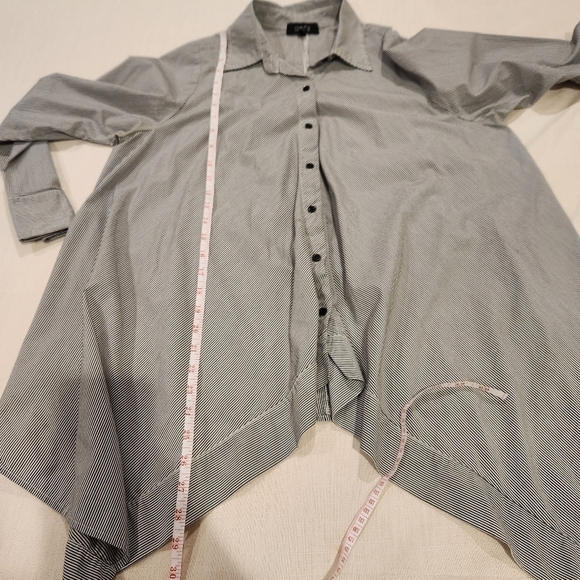 Comfy USA womens black and white  striped button down blouse. - Picture 11 of 11